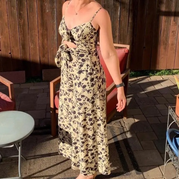 Fame & Partners “The London Jumpsuit” floral crepe material with pockets - Picture 9 of 13